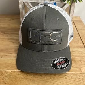 Columbia PFG fitted hat new with tags size L/XL